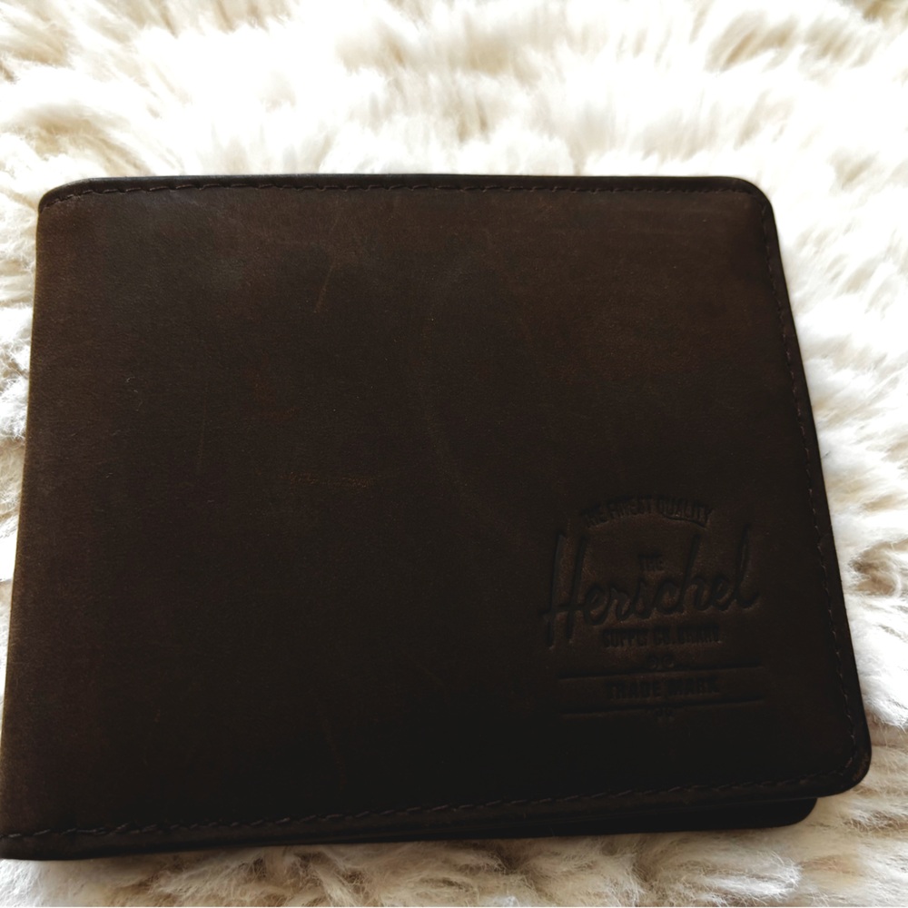 HERSCHEL
Wallet Brown Genuine Leather